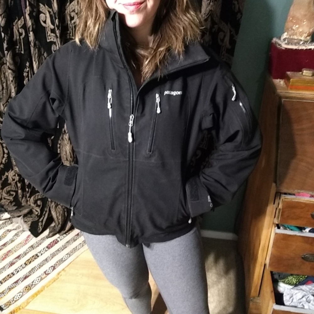 Patagonia hard shell jacket, women's small